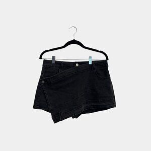 Vintage-Inspired Black Denim Skort – Wrap Overlay Cargo Shorts | Size Large